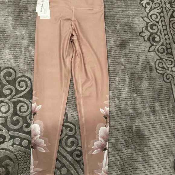 Floral Pink women’s Leggings - Picture 1 of 4